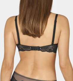 BH "Amourette Charm W02"