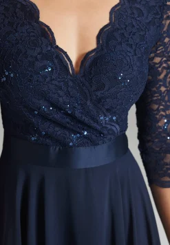 Cocktailkleid  aus Material-Mix