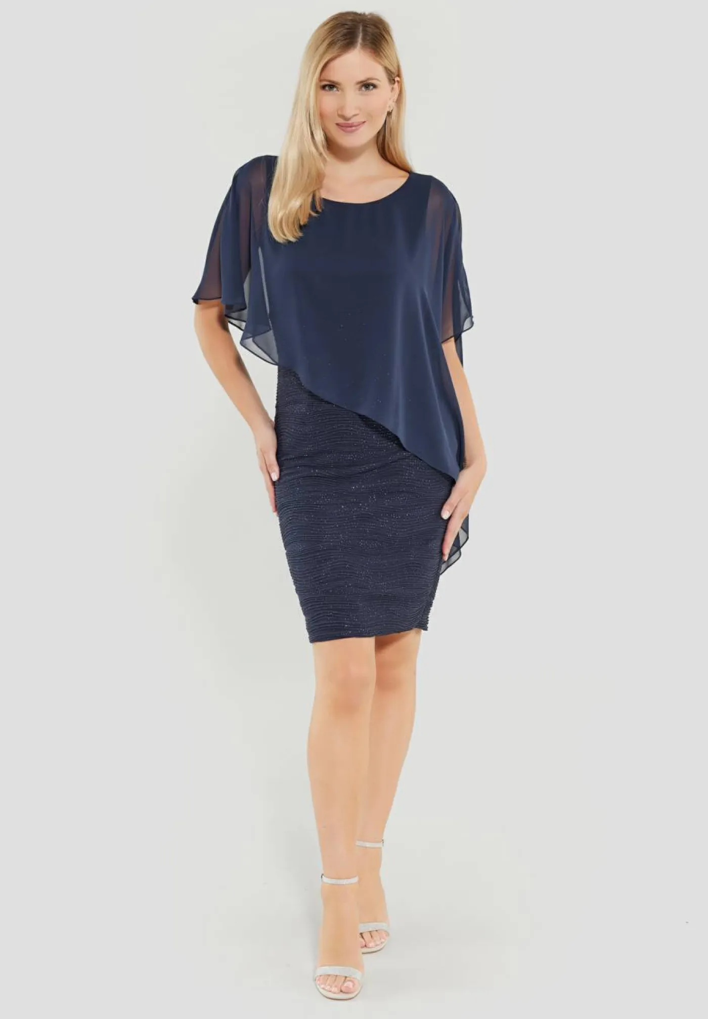 Cocktailkleid mit Überwurf