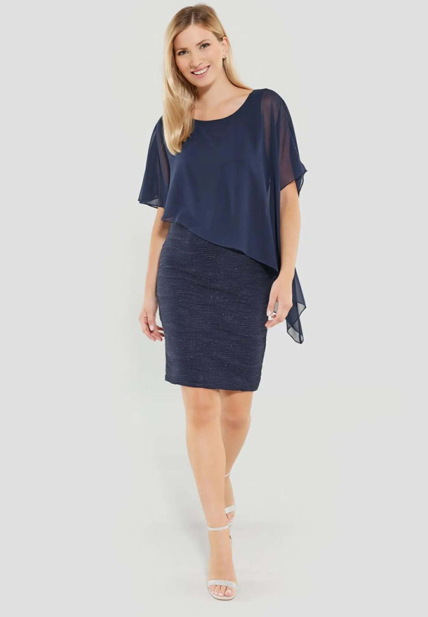 Cocktailkleid mit Überwurf