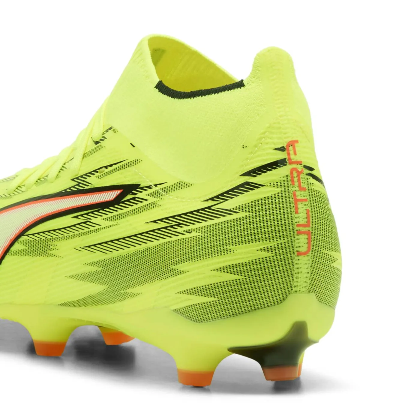 Fußballschuh "Ultra 6 Match+ FG/AG"