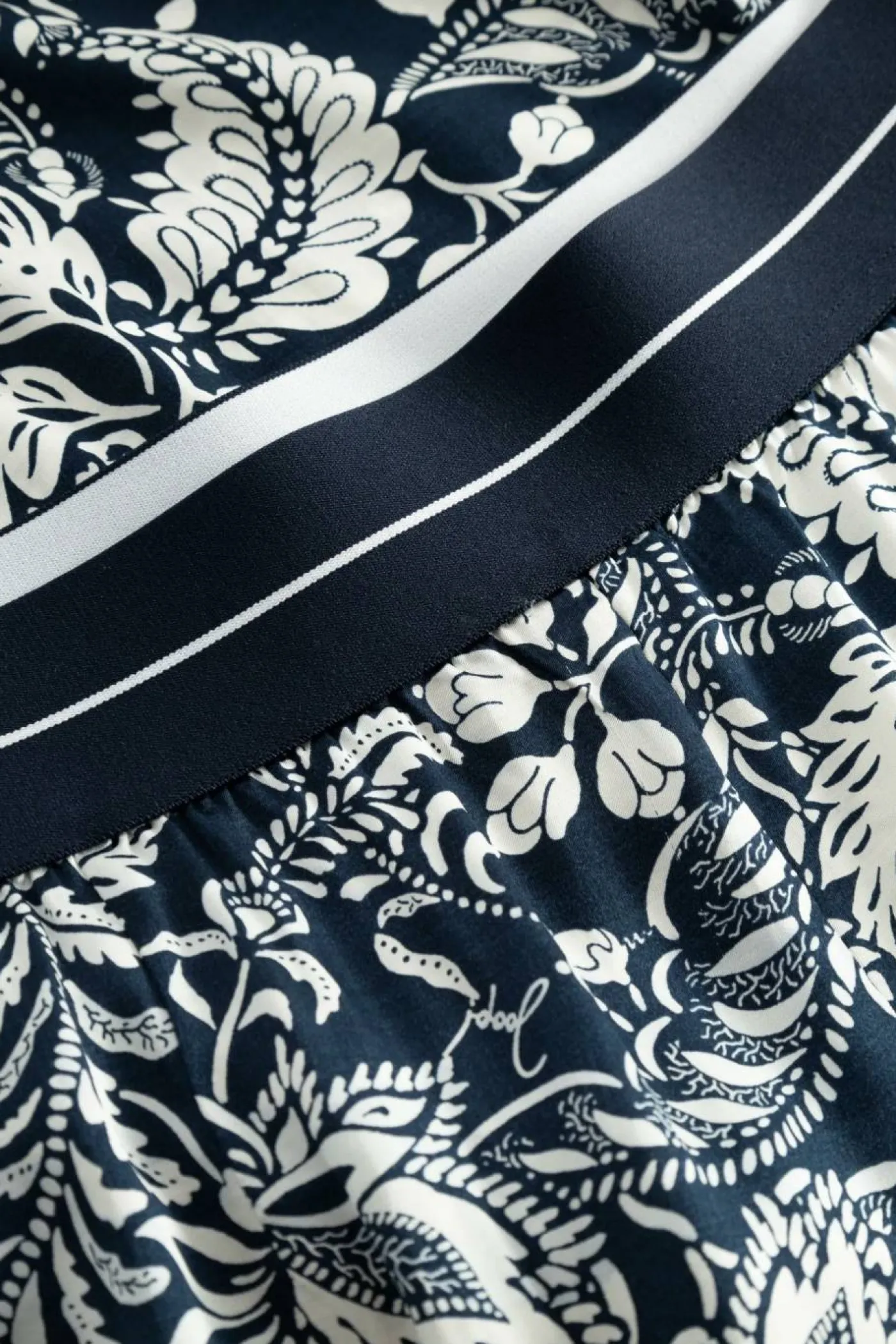 Jacquard-Hose "Piara"