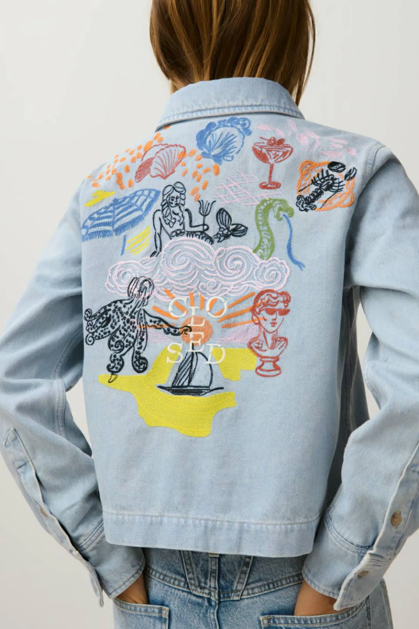 Jeanshemd mit Stickerei