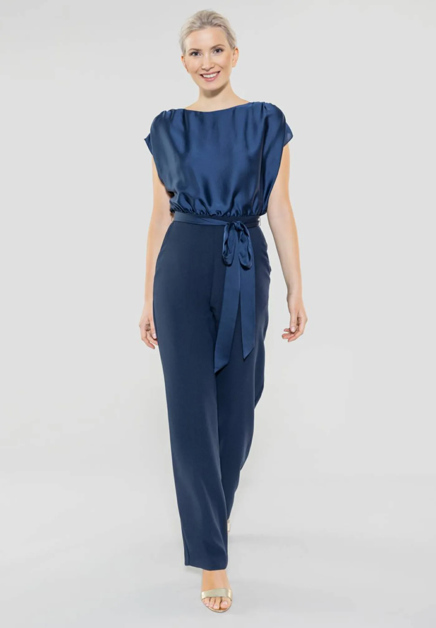 Jumpsuit aus Material-Mix