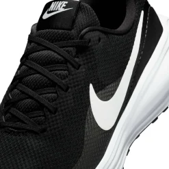 Laufschuh "Revolution 8"
