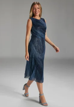 Plissiertes Kleid mit Metallicfäden