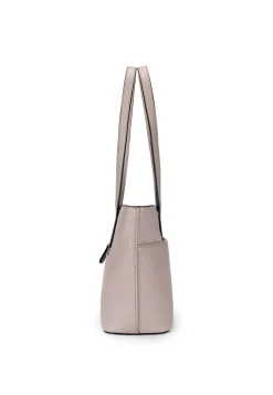 Shopper "Ella"