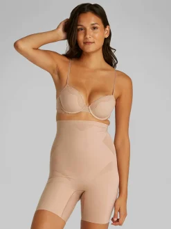 Short "SCULPTED FIRM"