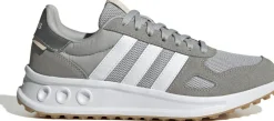 Sneakers "Run 84"