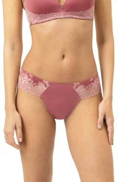 String "Luxurious"