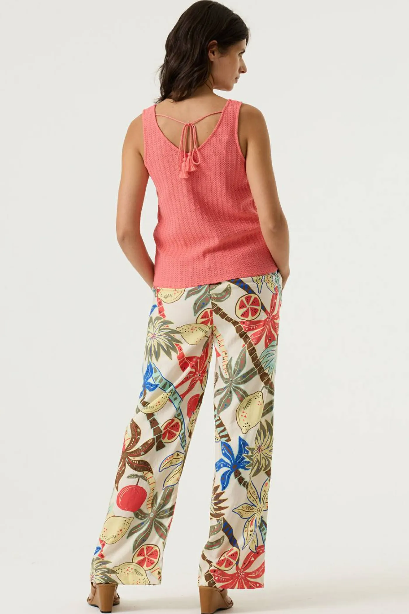 Top "R260222"