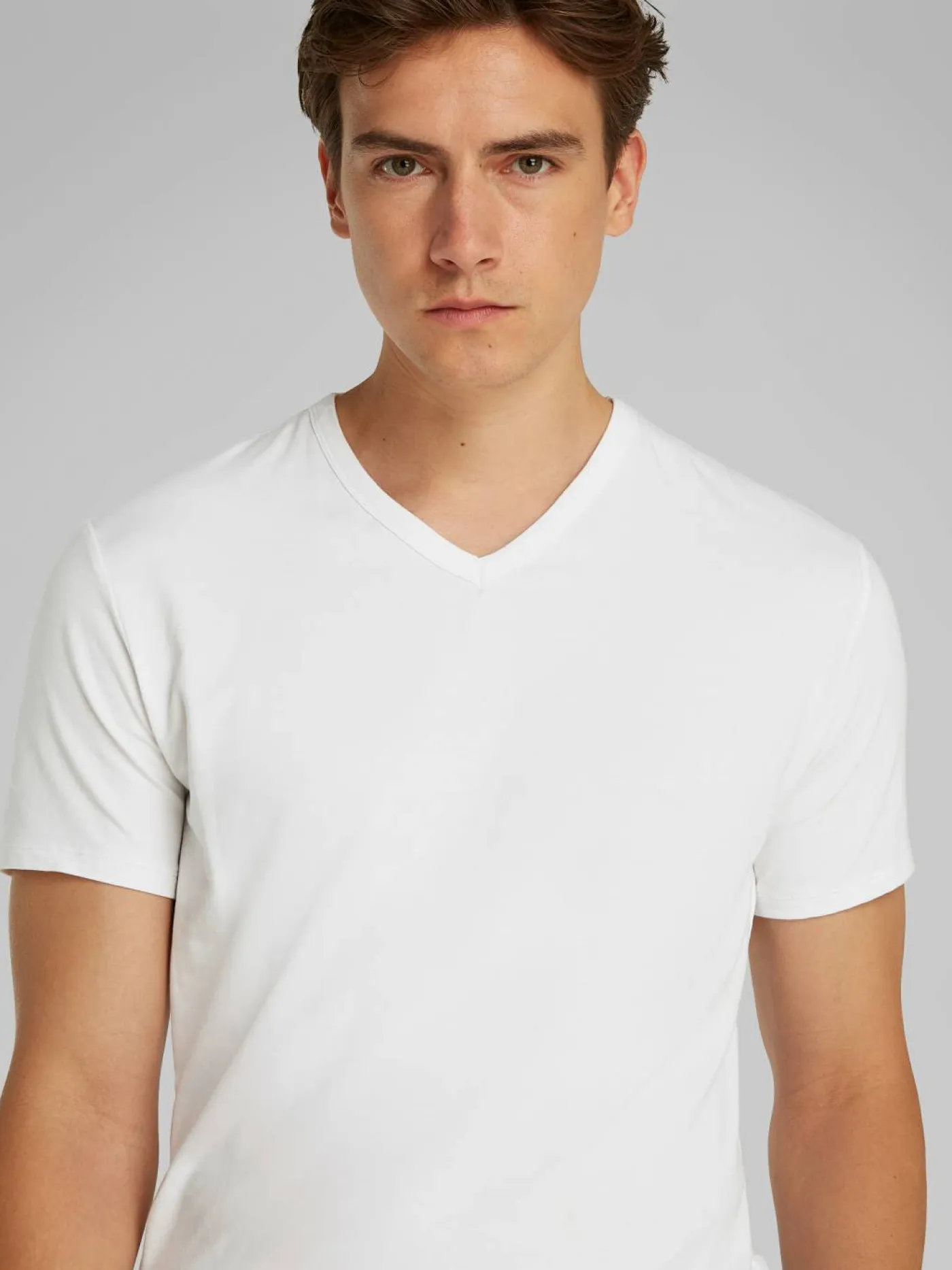 T-Shirt "S/S V NECK"
