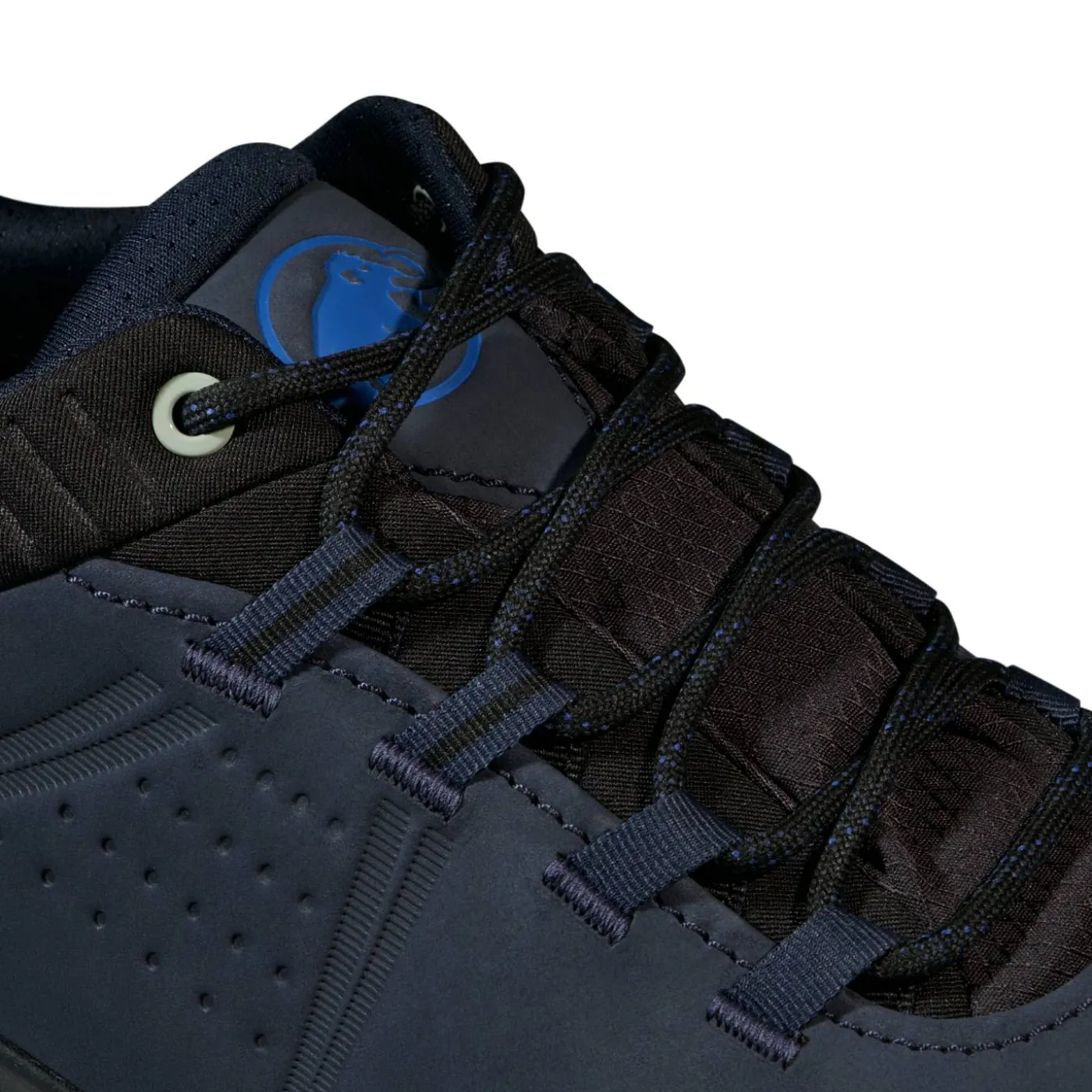 Wanderschuh "Nova IV Low GTX W"